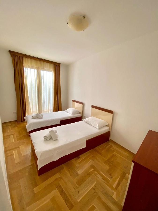 Apartments First Line Petrovac ภายนอก รูปภาพ