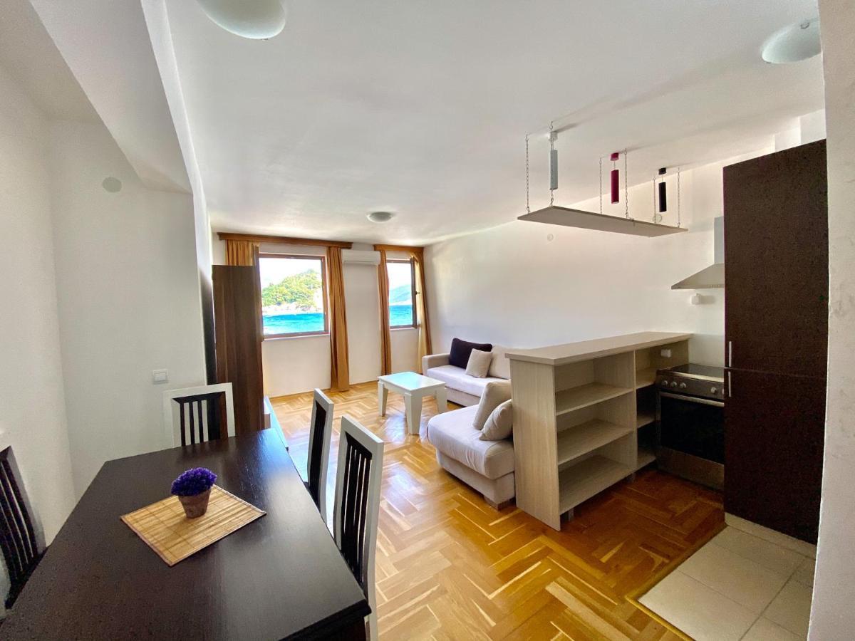 Apartments First Line Petrovac ภายนอก รูปภาพ