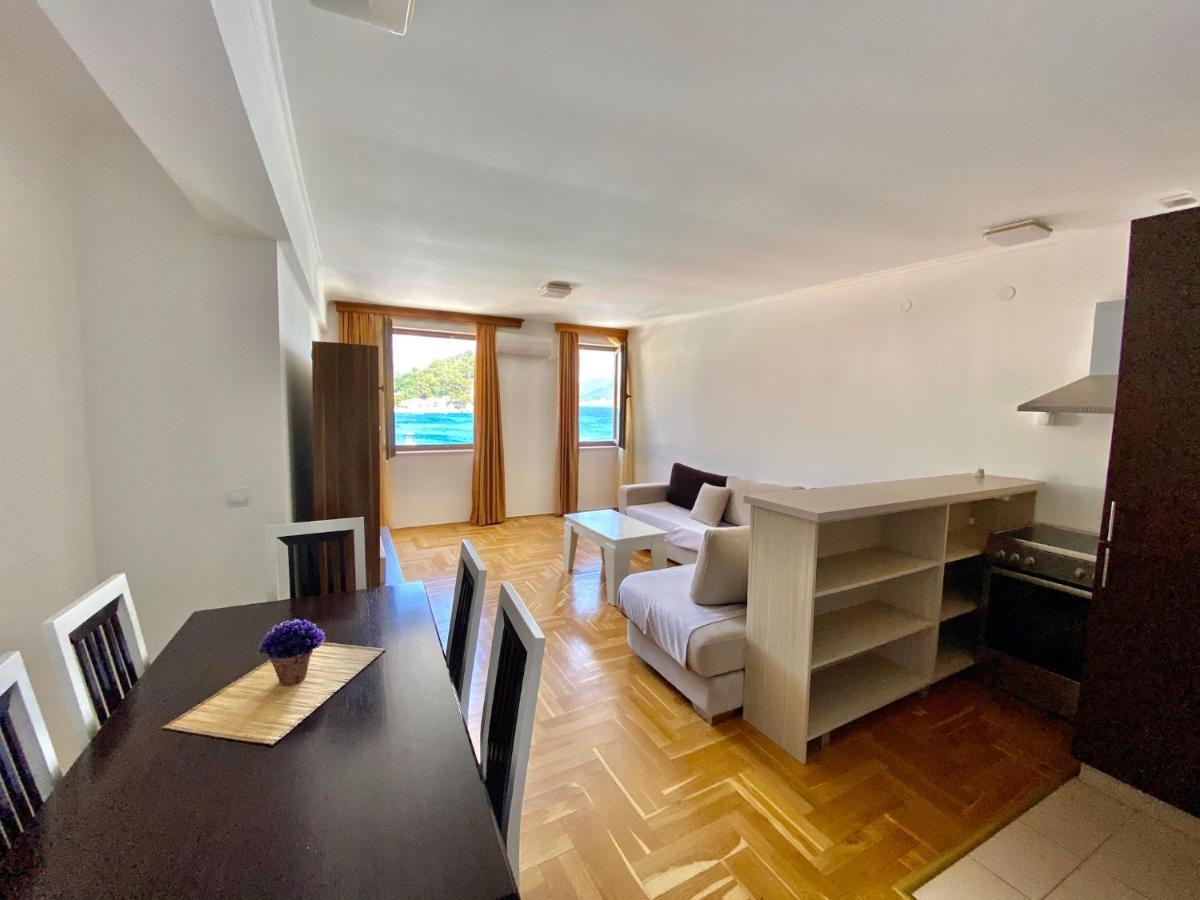Apartments First Line Petrovac ภายนอก รูปภาพ