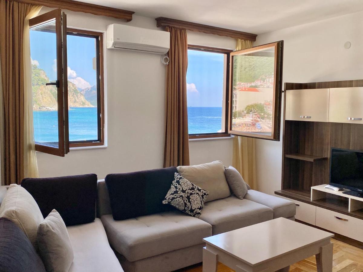 Apartments First Line Petrovac ภายนอก รูปภาพ
