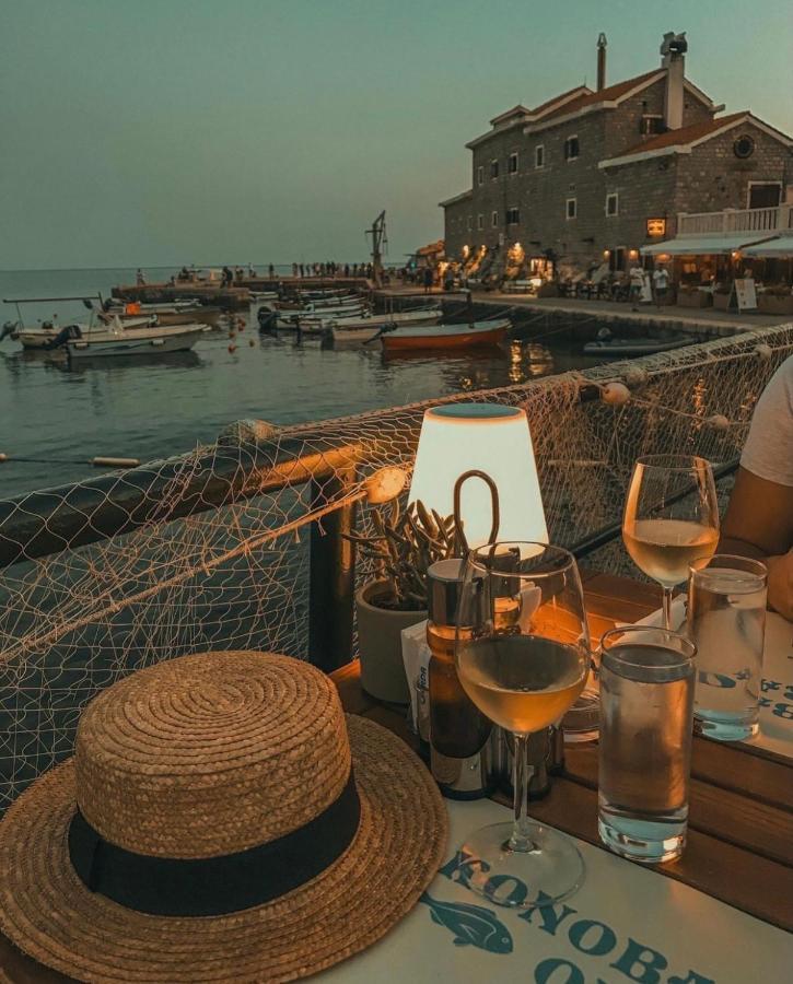 Apartments First Line Petrovac ภายนอก รูปภาพ