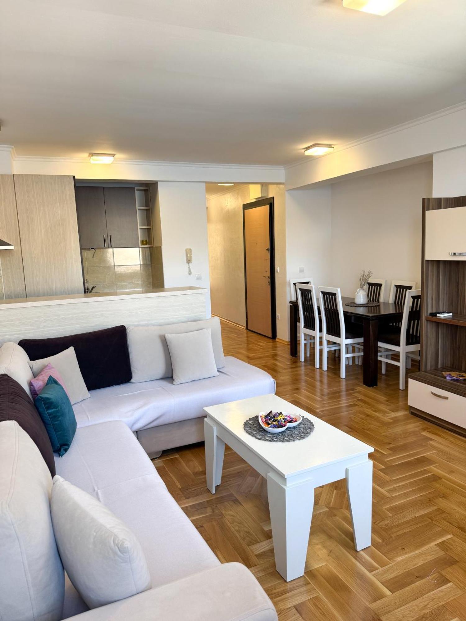 Apartments First Line Petrovac ภายนอก รูปภาพ