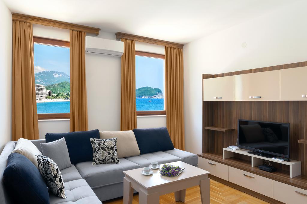 Apartments First Line Petrovac ภายนอก รูปภาพ